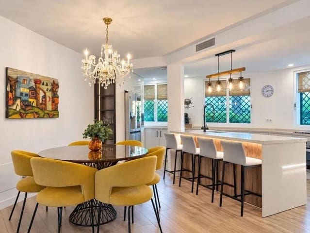 4 sovrum Hus till salu i Nueva Andalucia, Marbella - 665 000 € (Ref: 10097686)