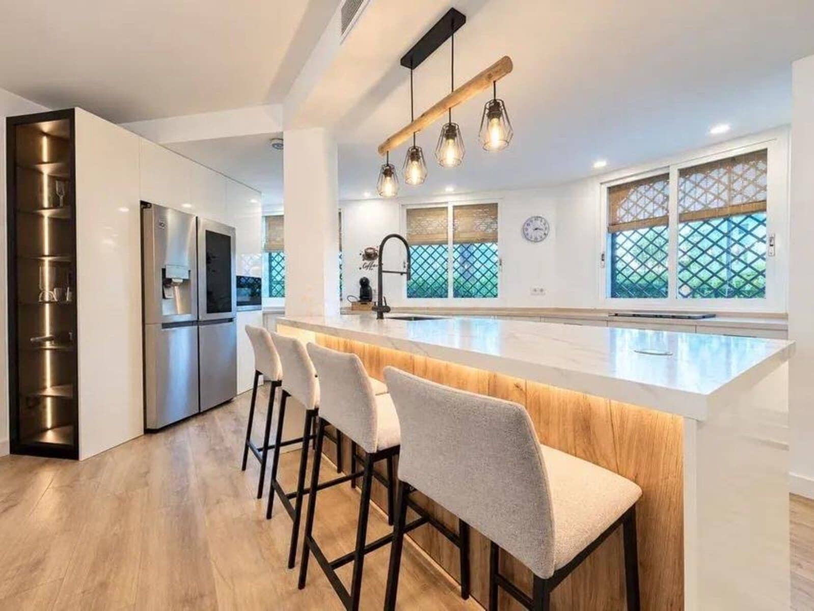 4 soveværelse Byhus til salg i Nueva Andalucia - € 665.000 (Ref: 10097686)