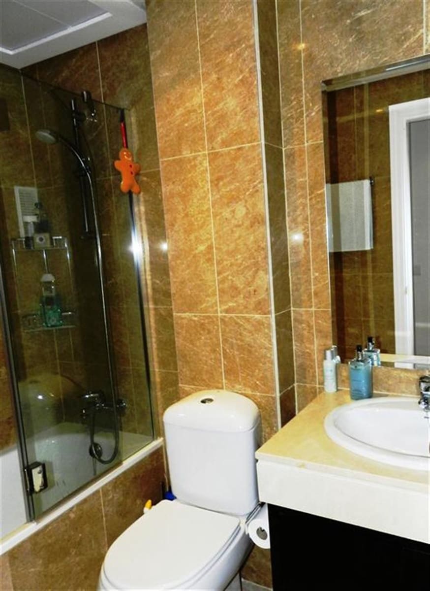 2 chambre Appartement à vendre à La Duquesa / Puerto de la Duquesa - 380 000 € (Ref: 10097687)