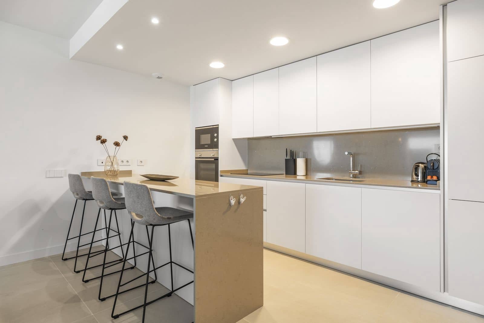 2 soverom Leilighet til salgs i Estepona med svømmebasseng - € 675 000 (Ref: 10097688)