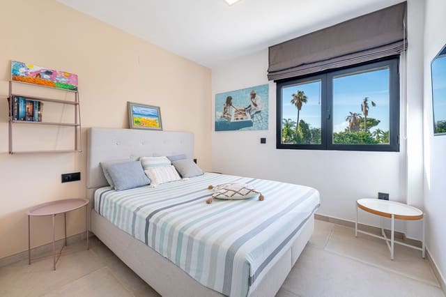 Chalet de 4 habitaciones en Calahonda, Mijas en venta - 1.978.000 € (Ref: 10097692)