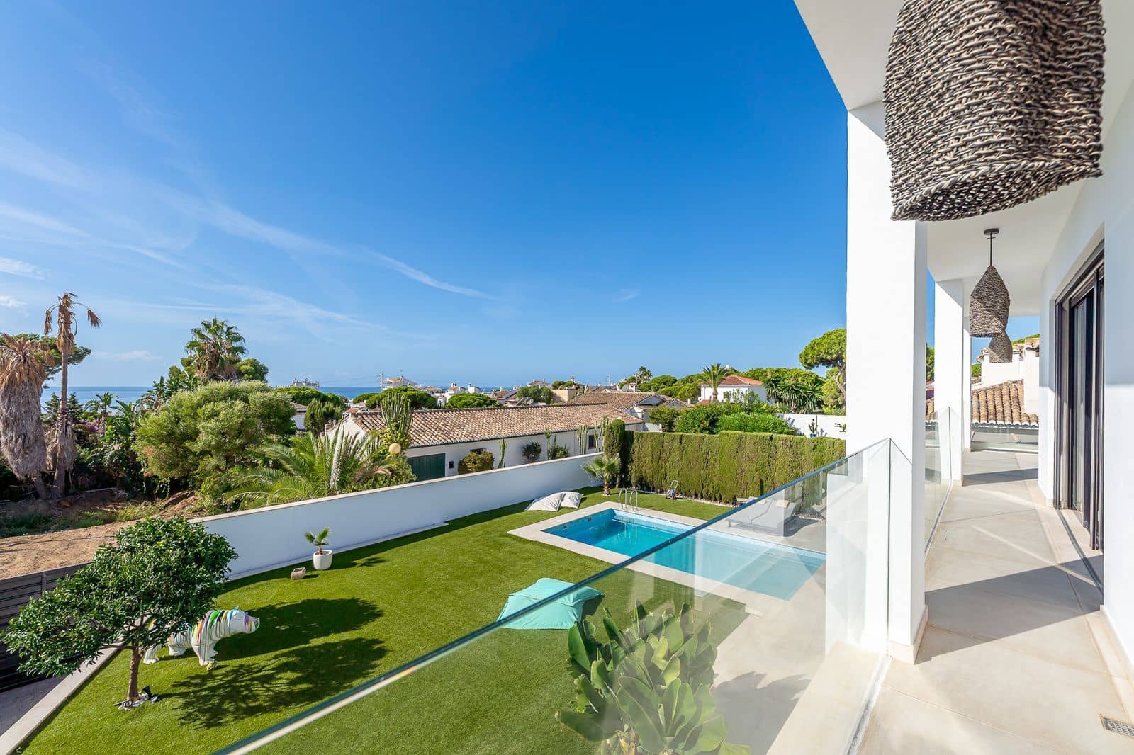 Chalet de 4 habitaciones en Calahonda en venta - 1.978.000 € (Ref: 10097692)