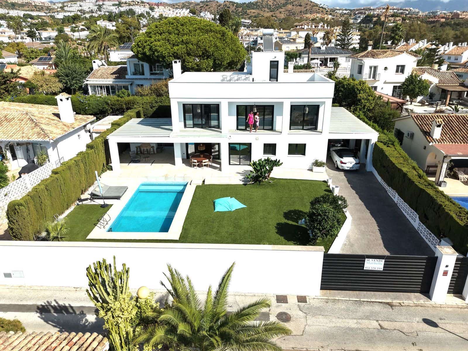 Chalet de 4 habitaciones en Calahonda en venta - 1.978.000 € (Ref: 10097692)