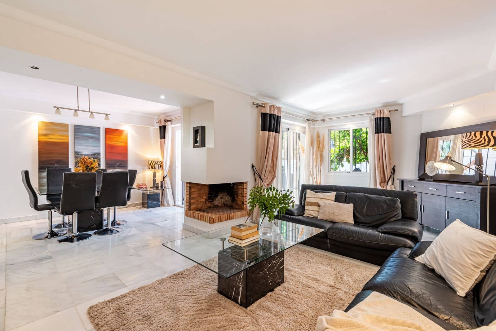 4 soveværelse Byhus til salg i Nueva Andalucia - € 650.000 (Ref: 10097704)