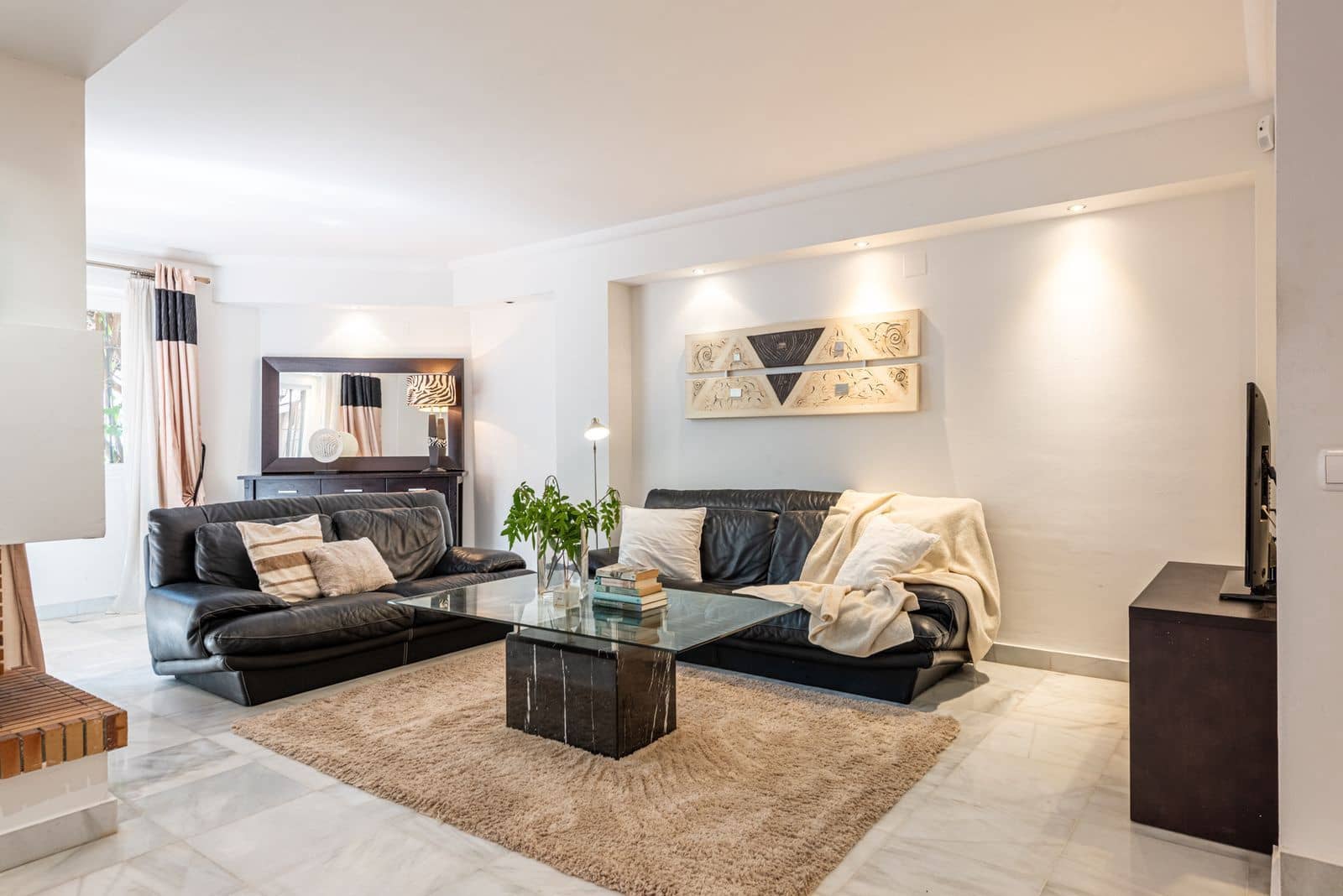4 soveværelse Byhus til salg i Nueva Andalucia - € 650.000 (Ref: 10097704)