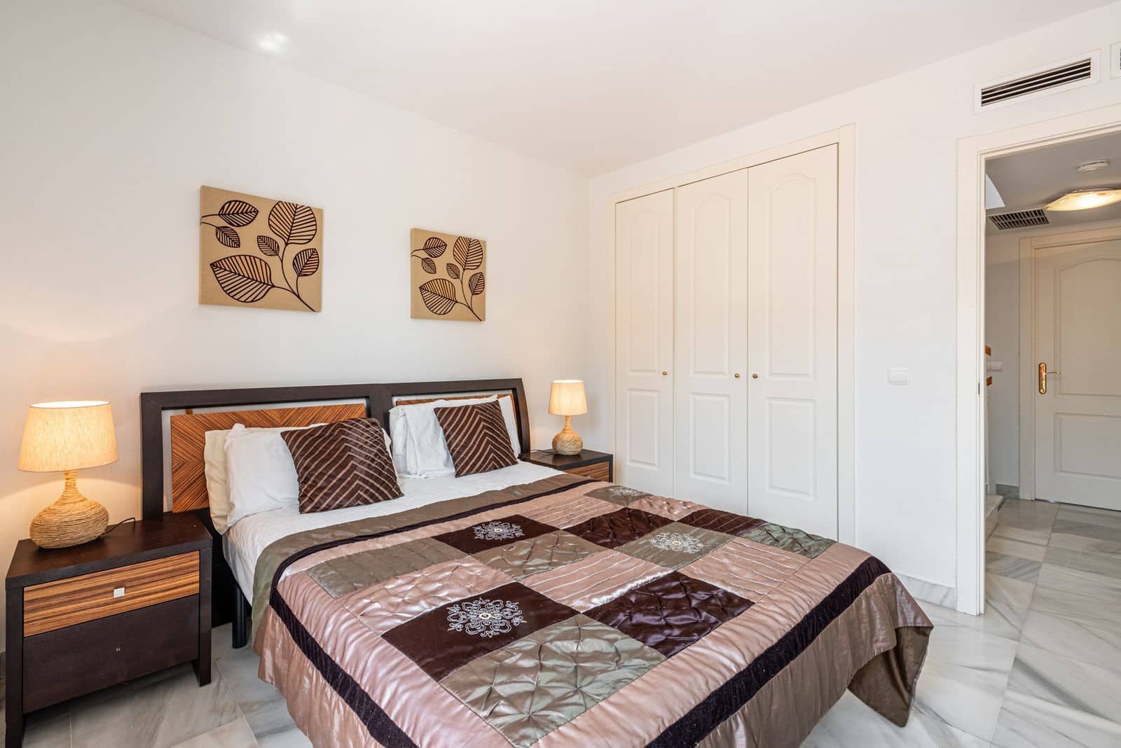 4 soveværelse Byhus til salg i Nueva Andalucia - € 650.000 (Ref: 10097704)