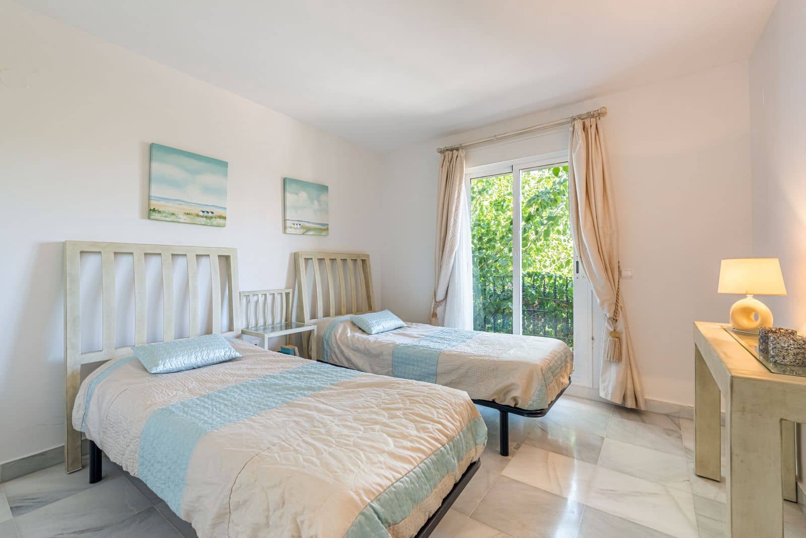 4 soveværelse Byhus til salg i Nueva Andalucia - € 650.000 (Ref: 10097704)