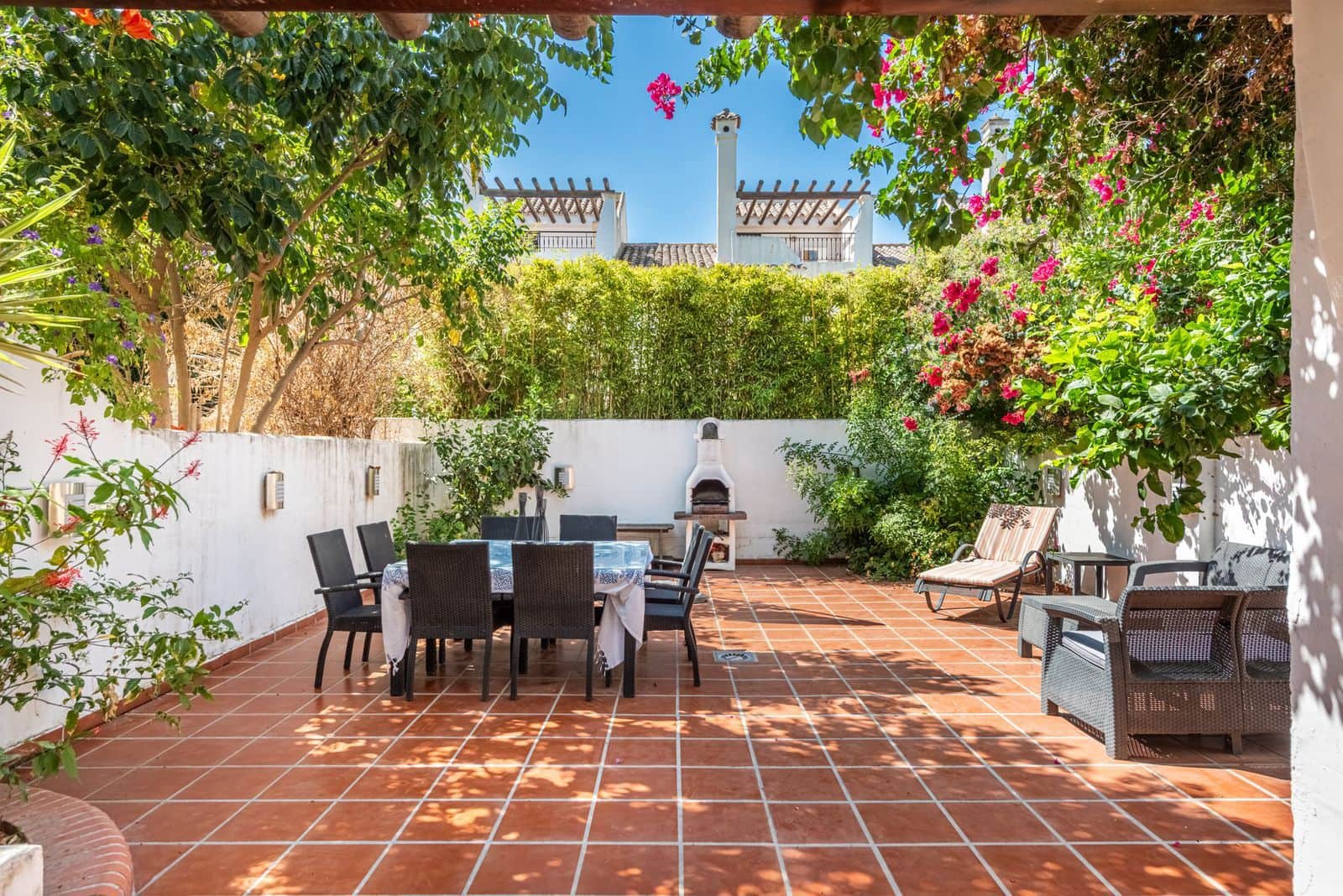 4 soveværelse Byhus til salg i Nueva Andalucia - € 650.000 (Ref: 10097704)
