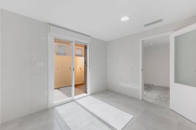 5 soverom Kjedet enebolig til salgs i Calahonda, Mijas - € 679 000 (Ref: 10097705)