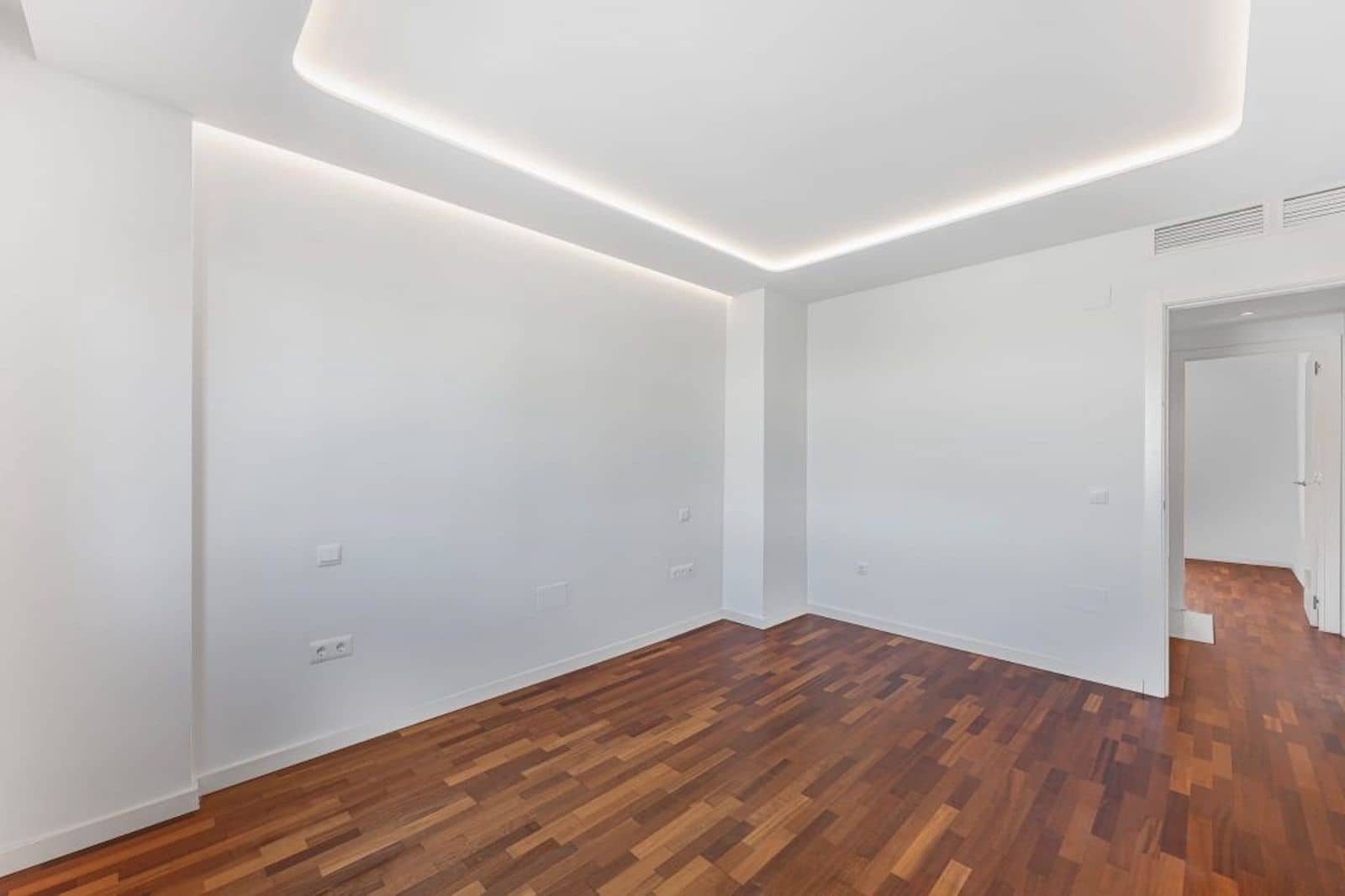 5 soverom Kjedet enebolig til salgs i Calahonda - € 679 000 (Ref: 10097705)