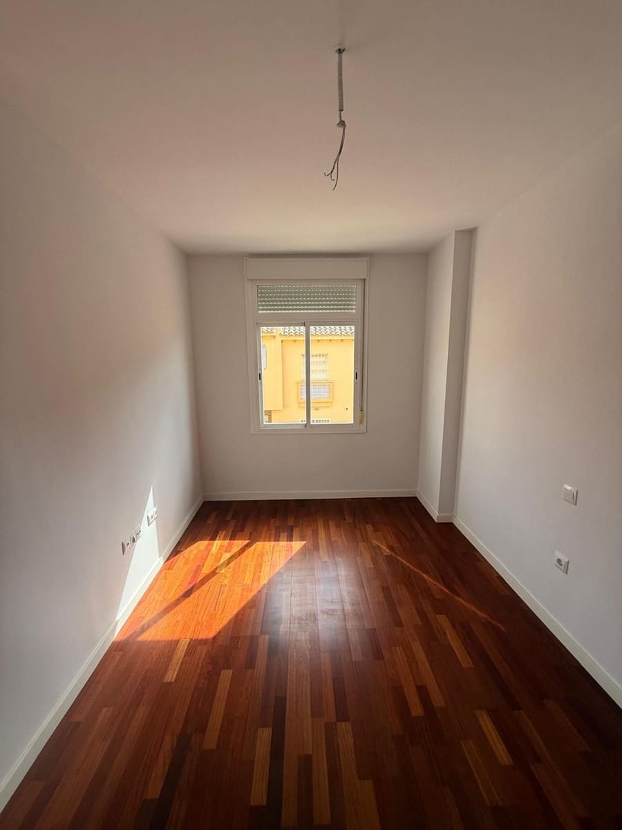 5 soverom Kjedet enebolig til salgs i Calahonda - € 679 000 (Ref: 10097706)