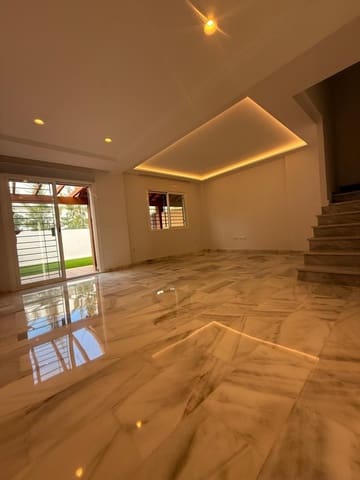 5 soverom Kjedet enebolig til salgs i Calahonda, Mijas - € 679 000 (Ref: 10097706)