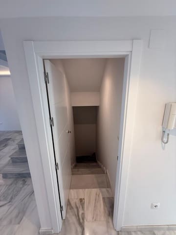 5 soverom Kjedet enebolig til salgs i Calahonda, Mijas - € 679 000 (Ref: 10097706)
