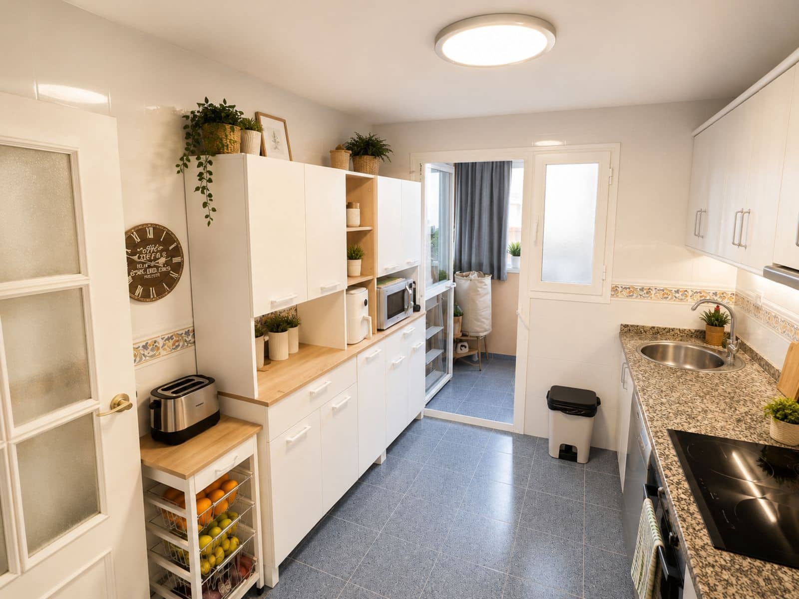 4 bedroom Apartment for sale in Estepona - € 630,000 (Ref: 10097711)