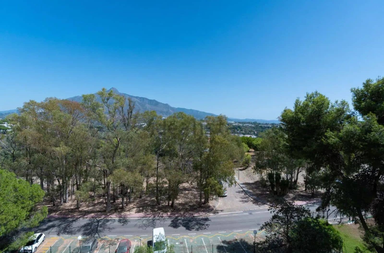 2 soveværelse Lejlighed til salg i Nueva Andalucia - € 450.000 (Ref: 10097713)
