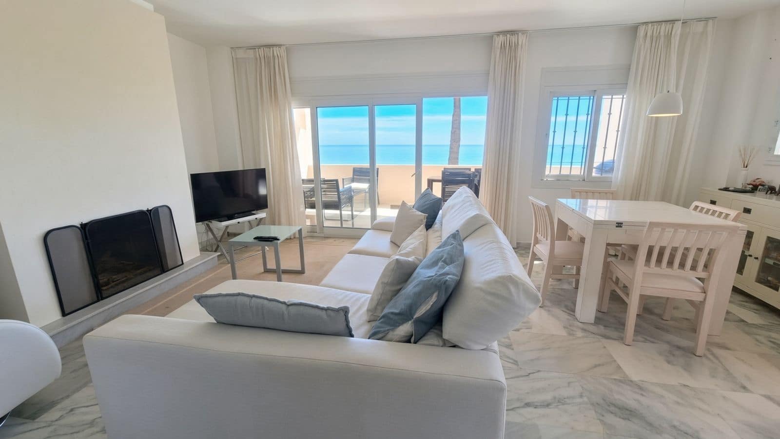 Apartamento de 2 habitaciones en Bahía Dorada en venta - 515.000 € (Ref: 10097721)