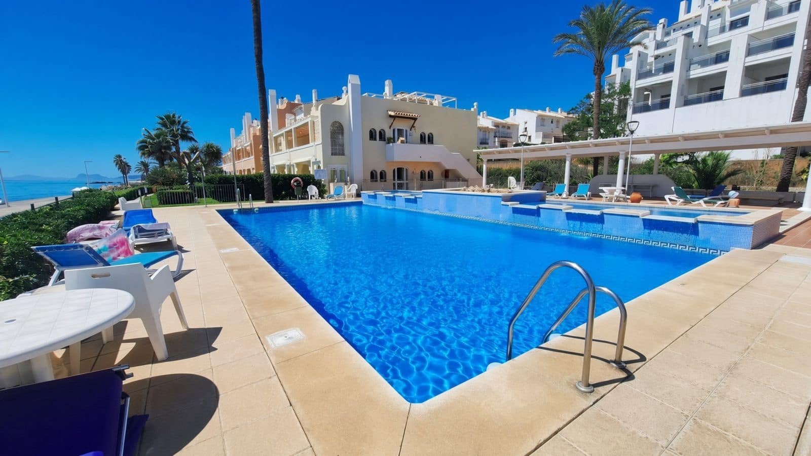 Apartamento de 2 habitaciones en Bahía Dorada en venta - 515.000 € (Ref: 10097721)