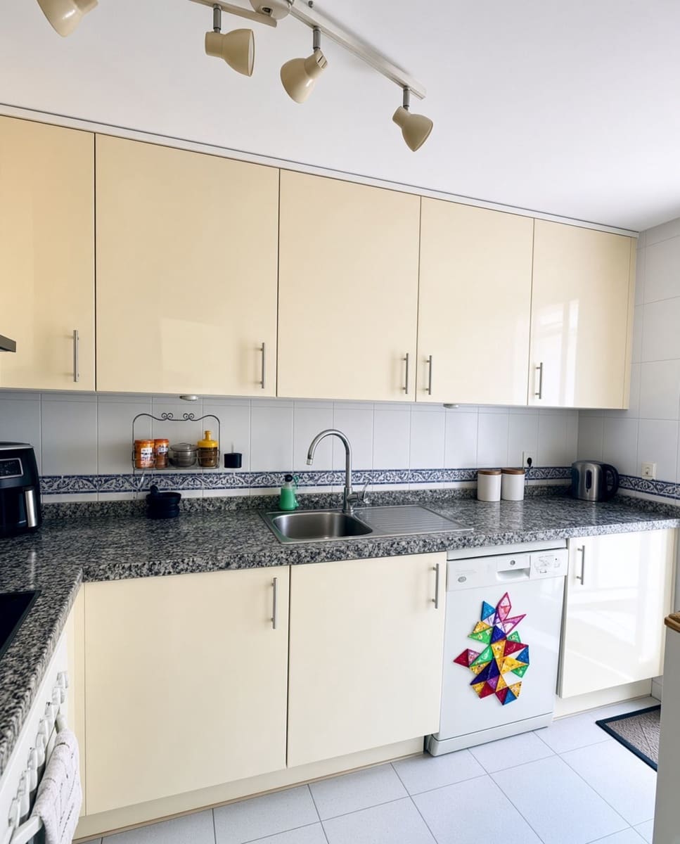 2 slaapkamer Penthouse te koop in La Duquesa / Puerto de la Duquesa - € 325.000 (Ref: 10097722)