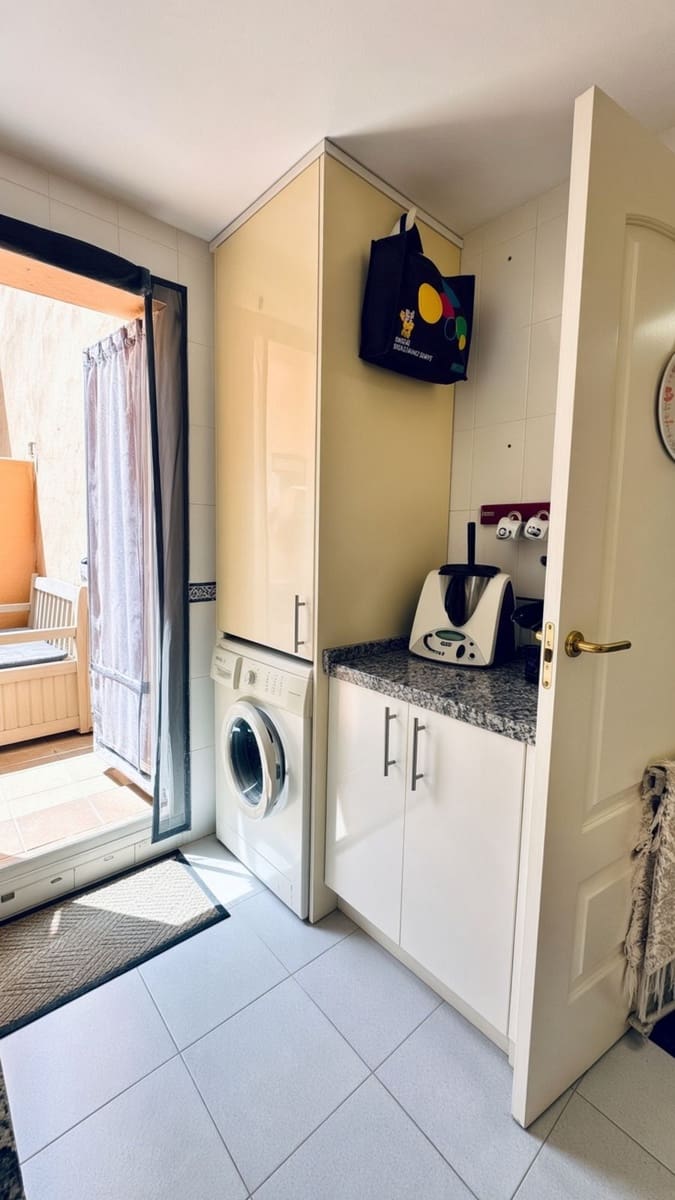 2 slaapkamer Penthouse te koop in La Duquesa / Puerto de la Duquesa - € 325.000 (Ref: 10097722)