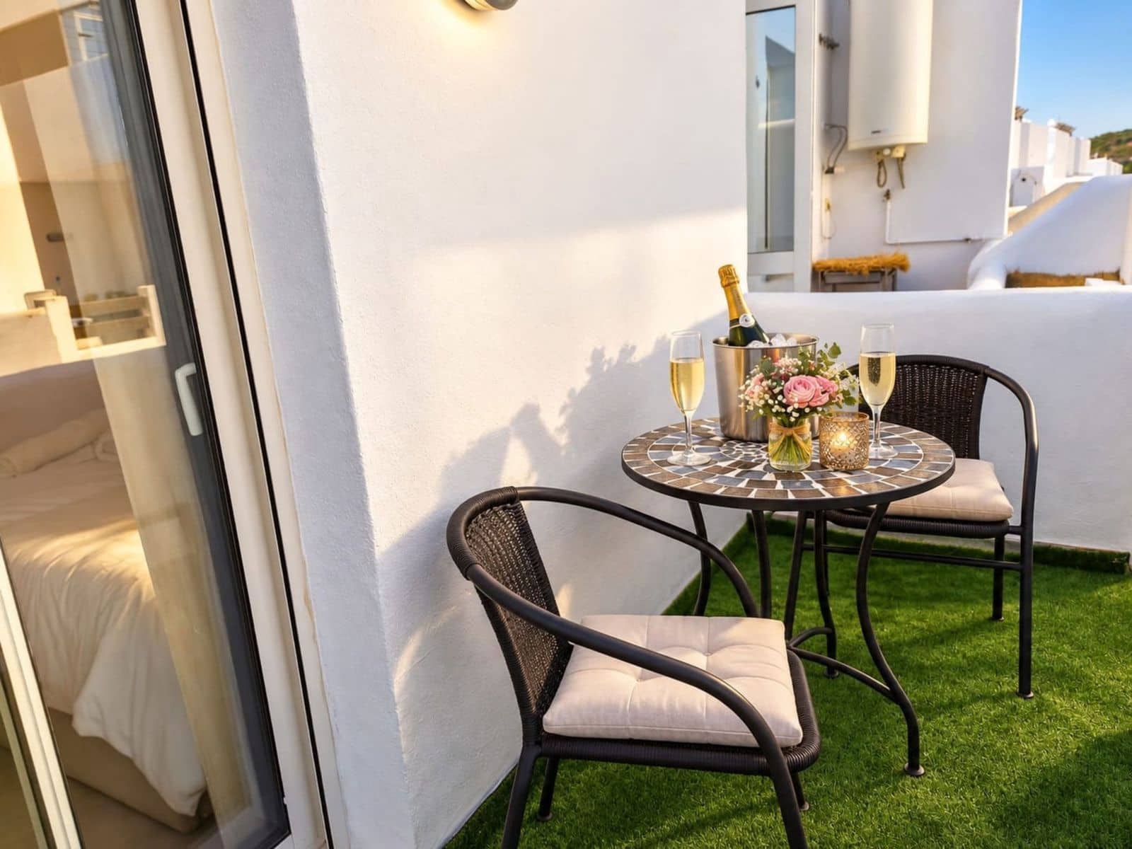 Ático de 2 habitaciones en Estepona en venta - 350.000 € (Ref: 10097728)