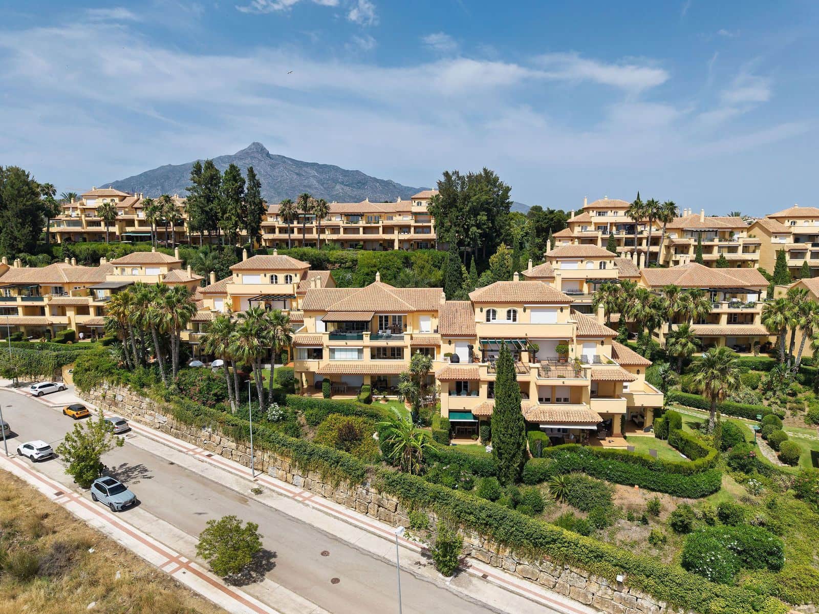 3 soveværelse Lejlighed til salg i Nueva Andalucia med swimmingpool garage - € 867.000 (Ref: 10097730)