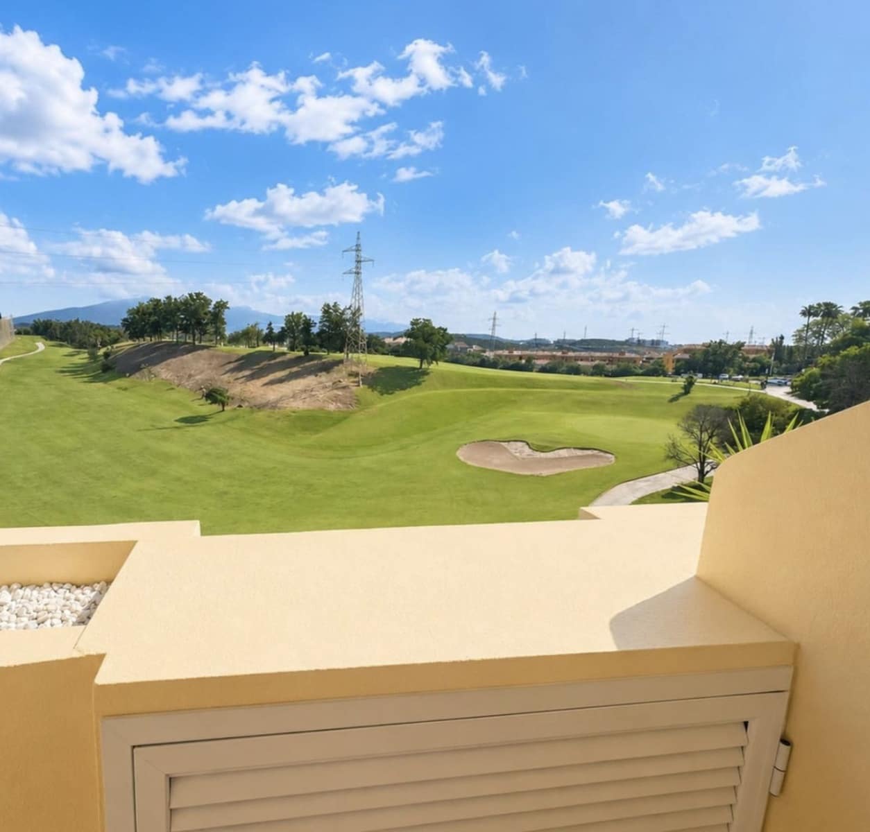 2 soveværelse Lejlighed til salg i Riviera del Sol - € 335.000 (Ref: 10097734)