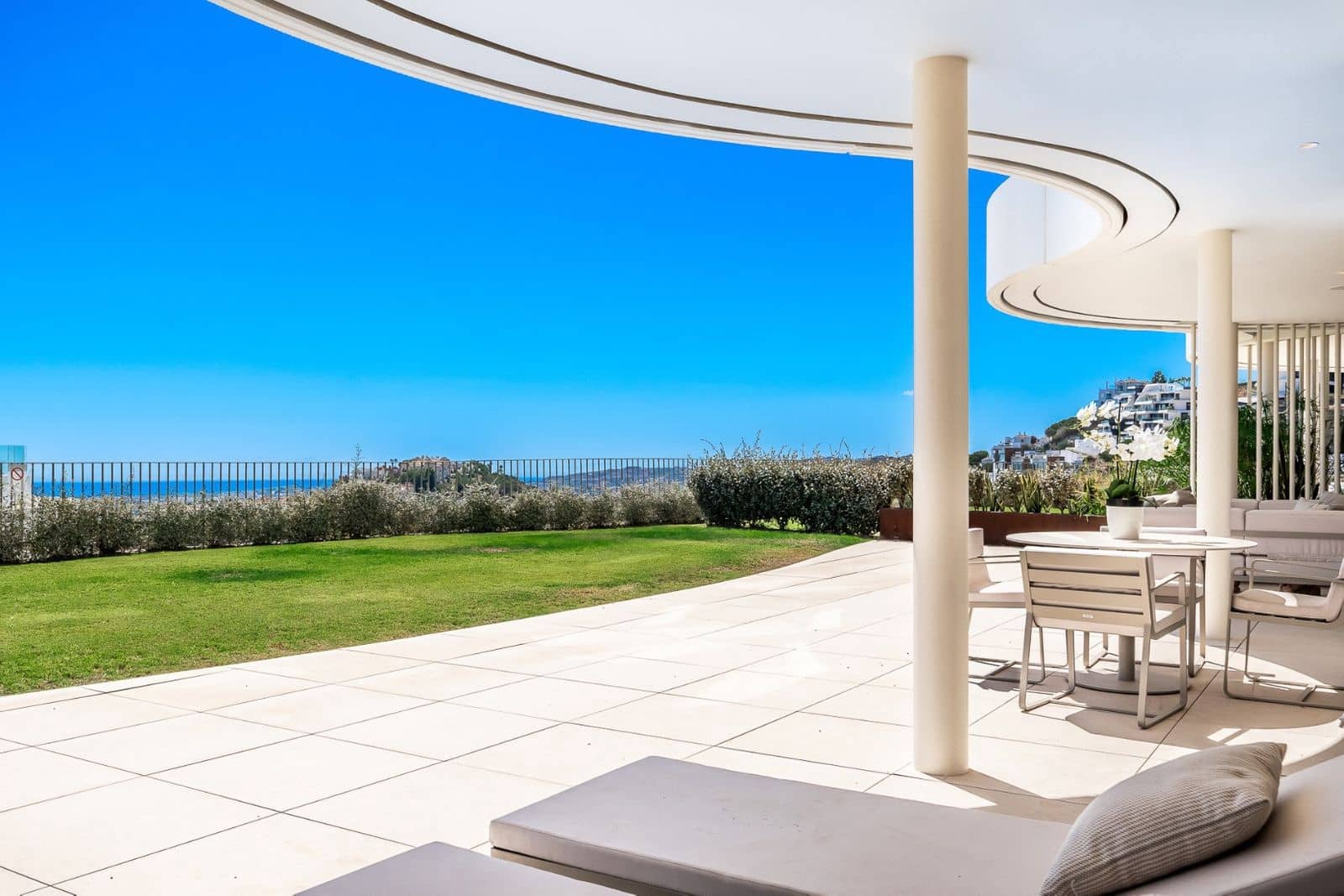 2 soveværelse Lejlighed til salg i Benahavis - € 1.695.000 (Ref: 10097740)