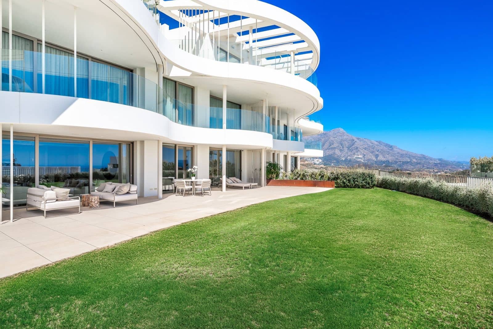 2 soveværelse Lejlighed til salg i Benahavis - € 1.695.000 (Ref: 10097740)