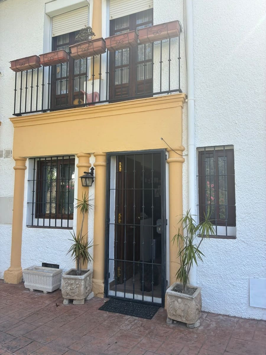 3 soveværelse Byhus til salg i Elviria - € 495.000 (Ref: 10097744)