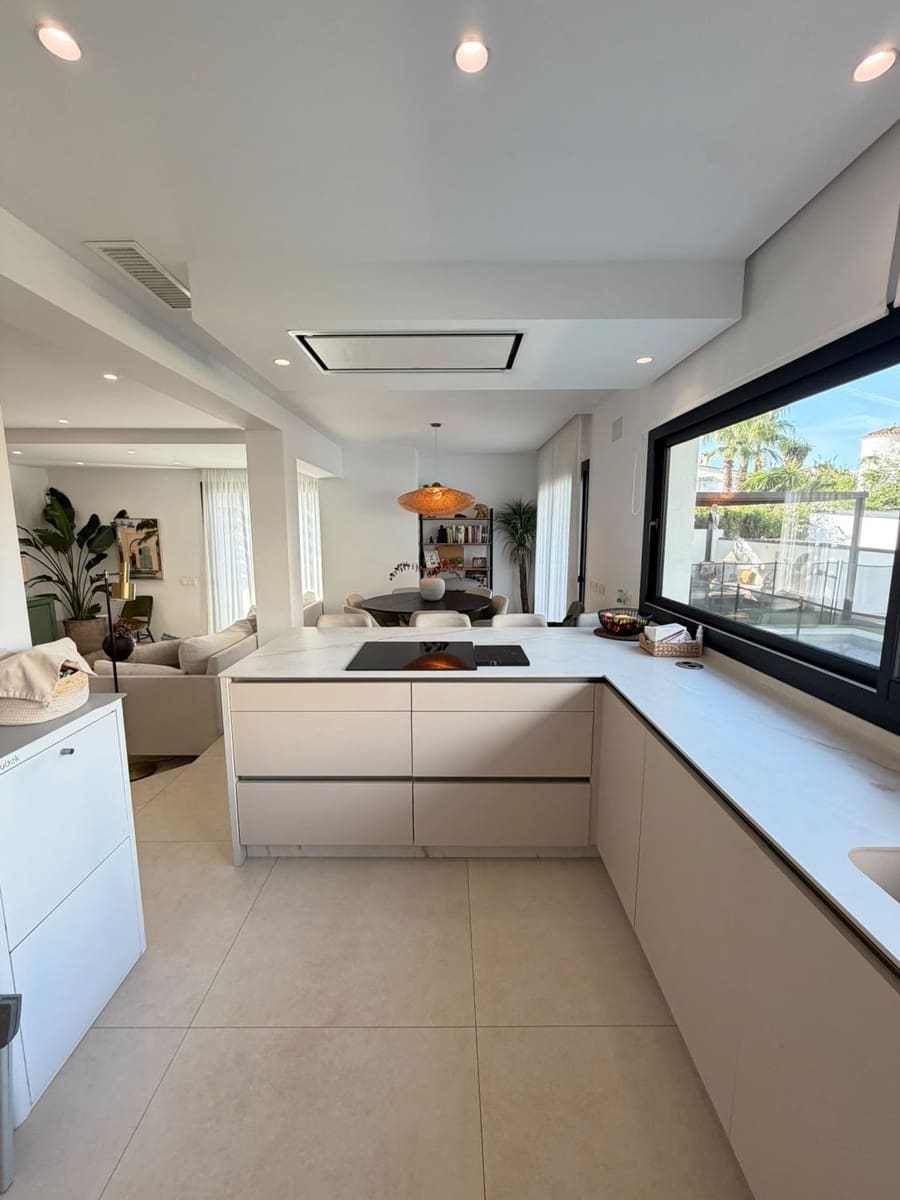 5 makuuhuone Huvila myytävänä paikassa Arroyo de la Miel - 1 275 000 € (Ref: 10097752)
