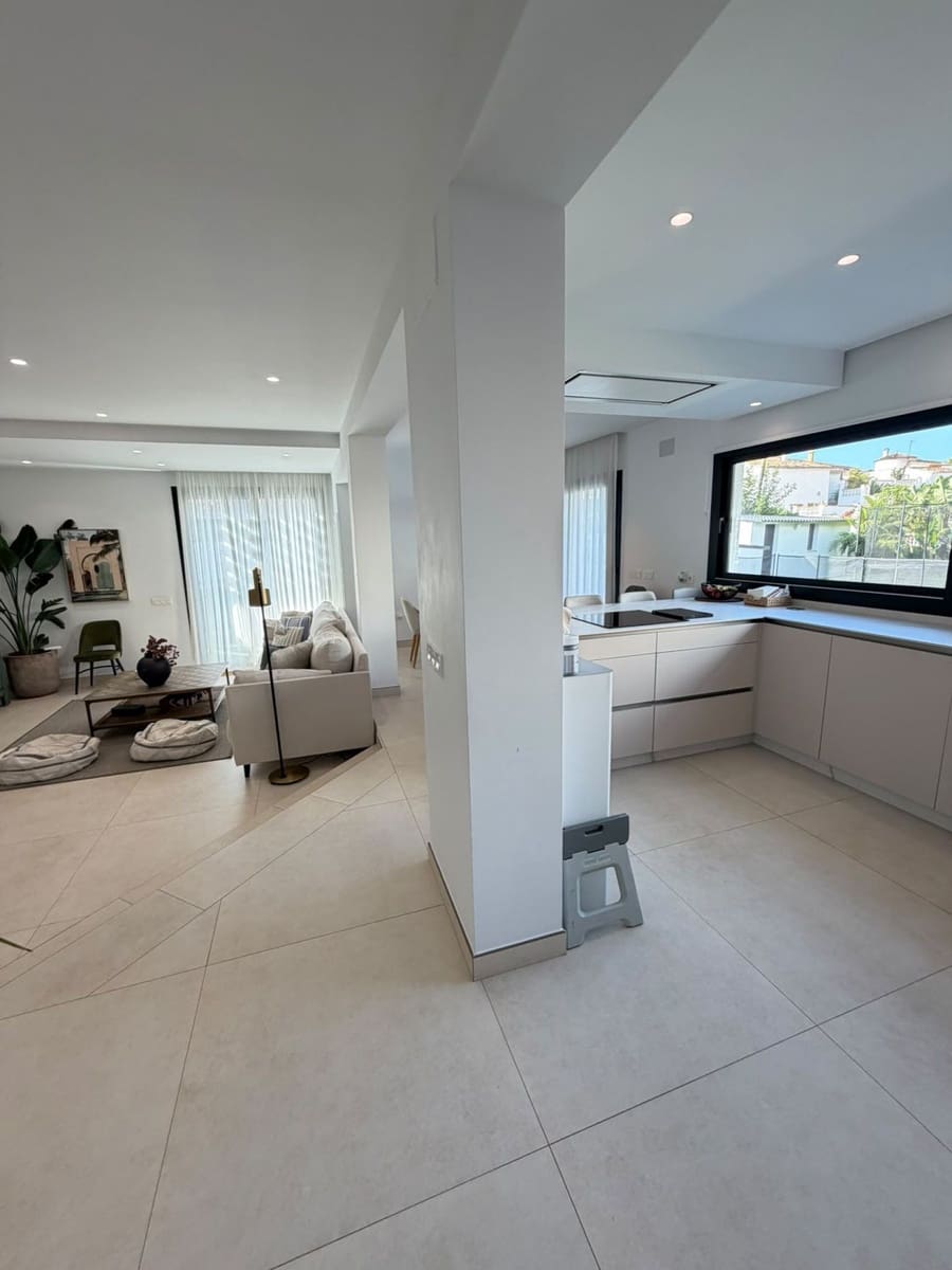 5 makuuhuone Huvila myytävänä paikassa Arroyo de la Miel - 1 275 000 € (Ref: 10097752)