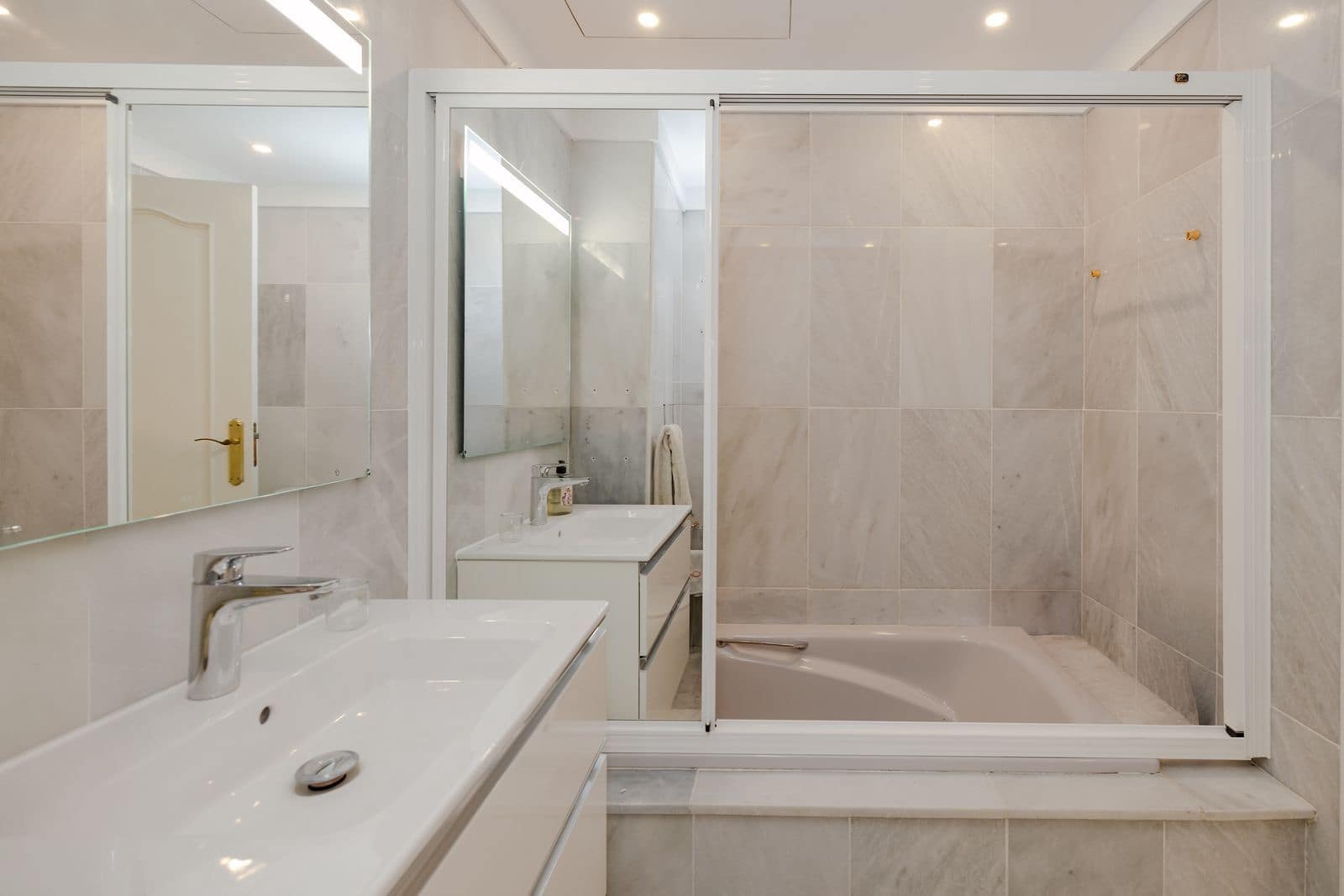 4 slaapkamer Appartement te koop in Marbella - € 1.090.000 (Ref: 10097755)