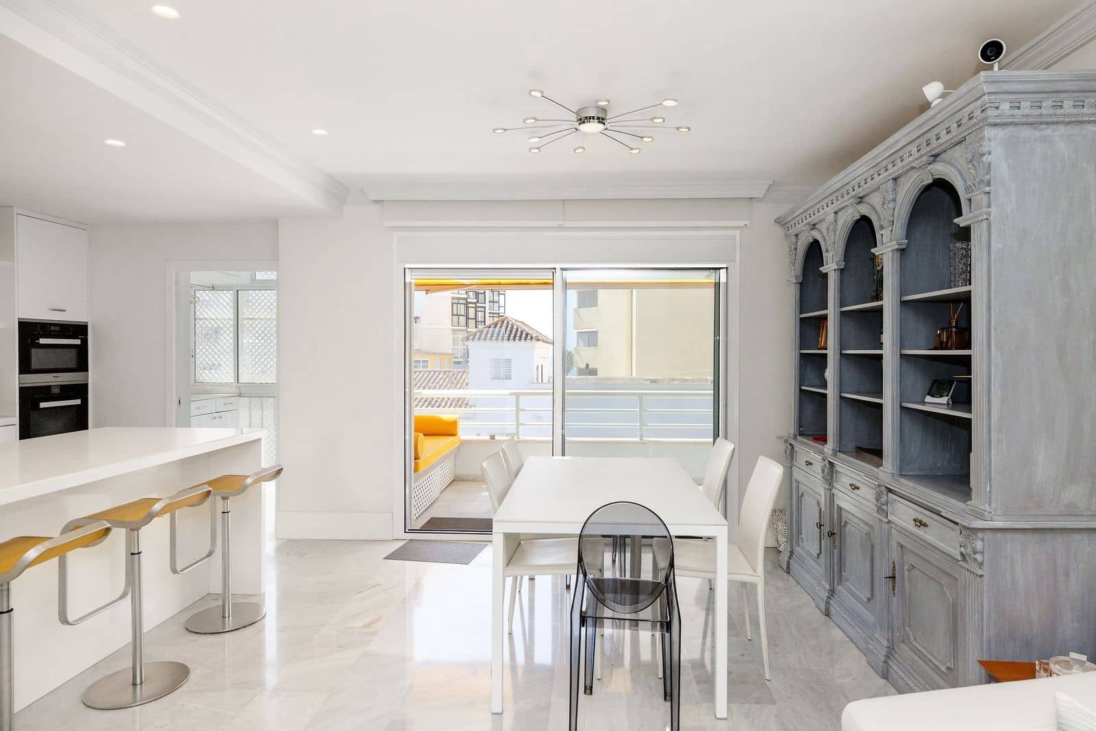 4 slaapkamer Appartement te koop in Marbella - € 1.090.000 (Ref: 10097755)