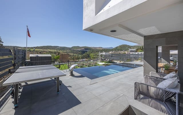 3 chambre Villa/Maison à vendre à Estepona avec piscine garage - 1 370 000 € (Ref: 10097761)