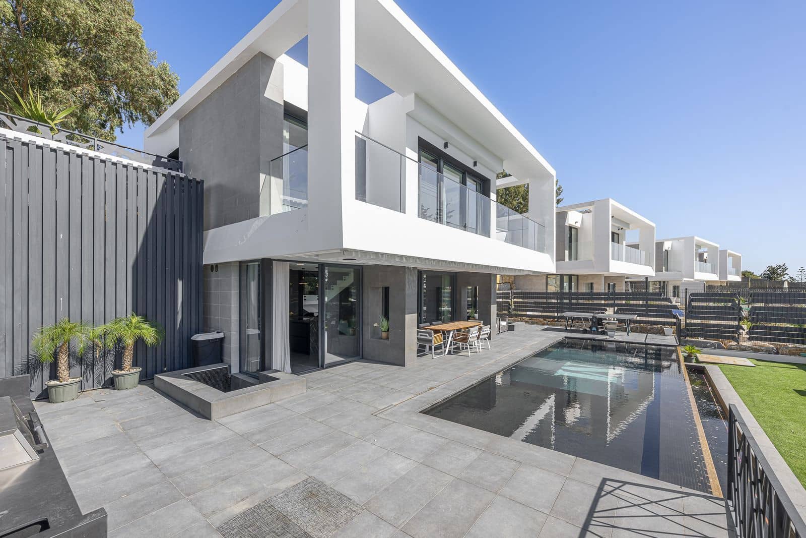 3 sovrum Villa till salu i Estepona - 1 370 000 € (Ref: 10097761)