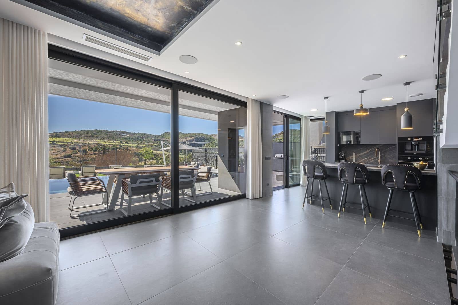 3 sovrum Villa till salu i Estepona - 1 370 000 € (Ref: 10097761)