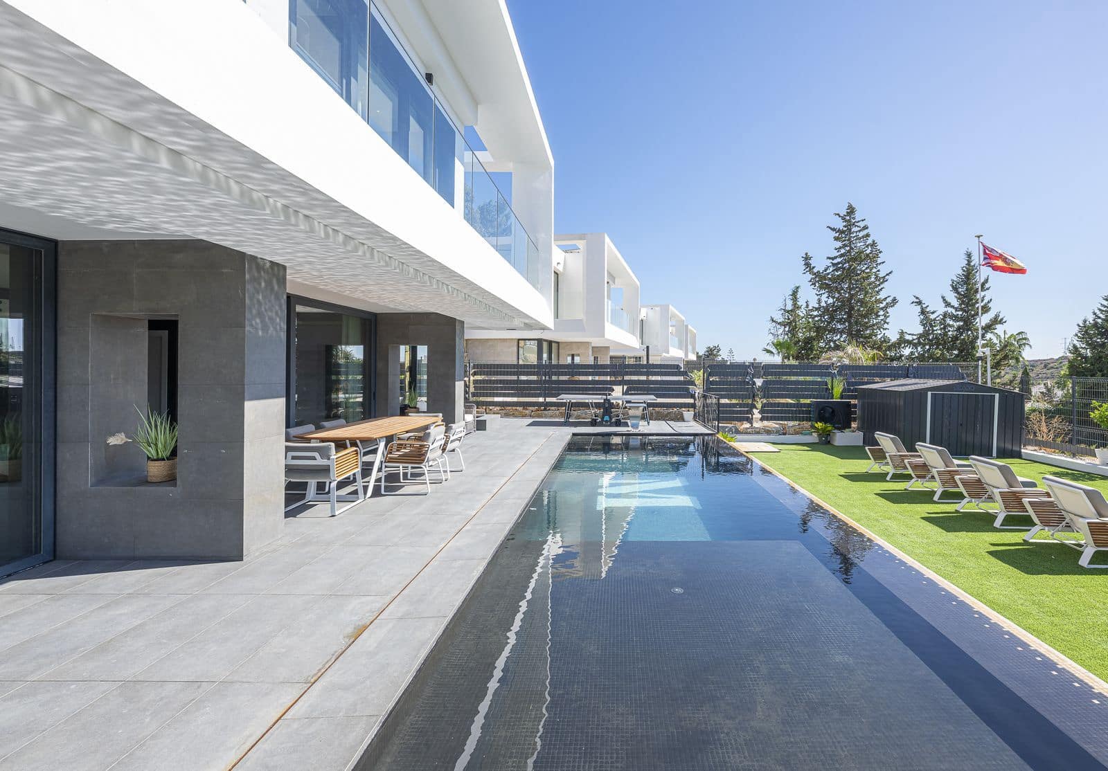 3 sovrum Villa till salu i Estepona - 1 370 000 € (Ref: 10097761)
