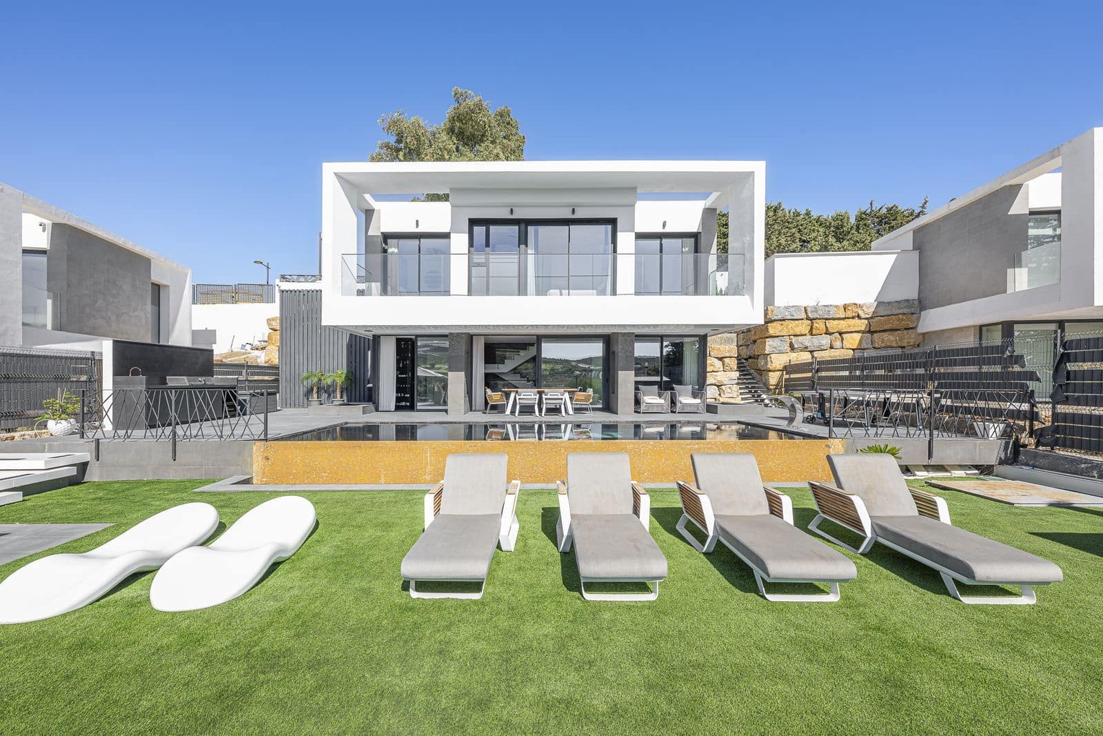 3 sovrum Villa till salu i Estepona - 1 370 000 € (Ref: 10097761)