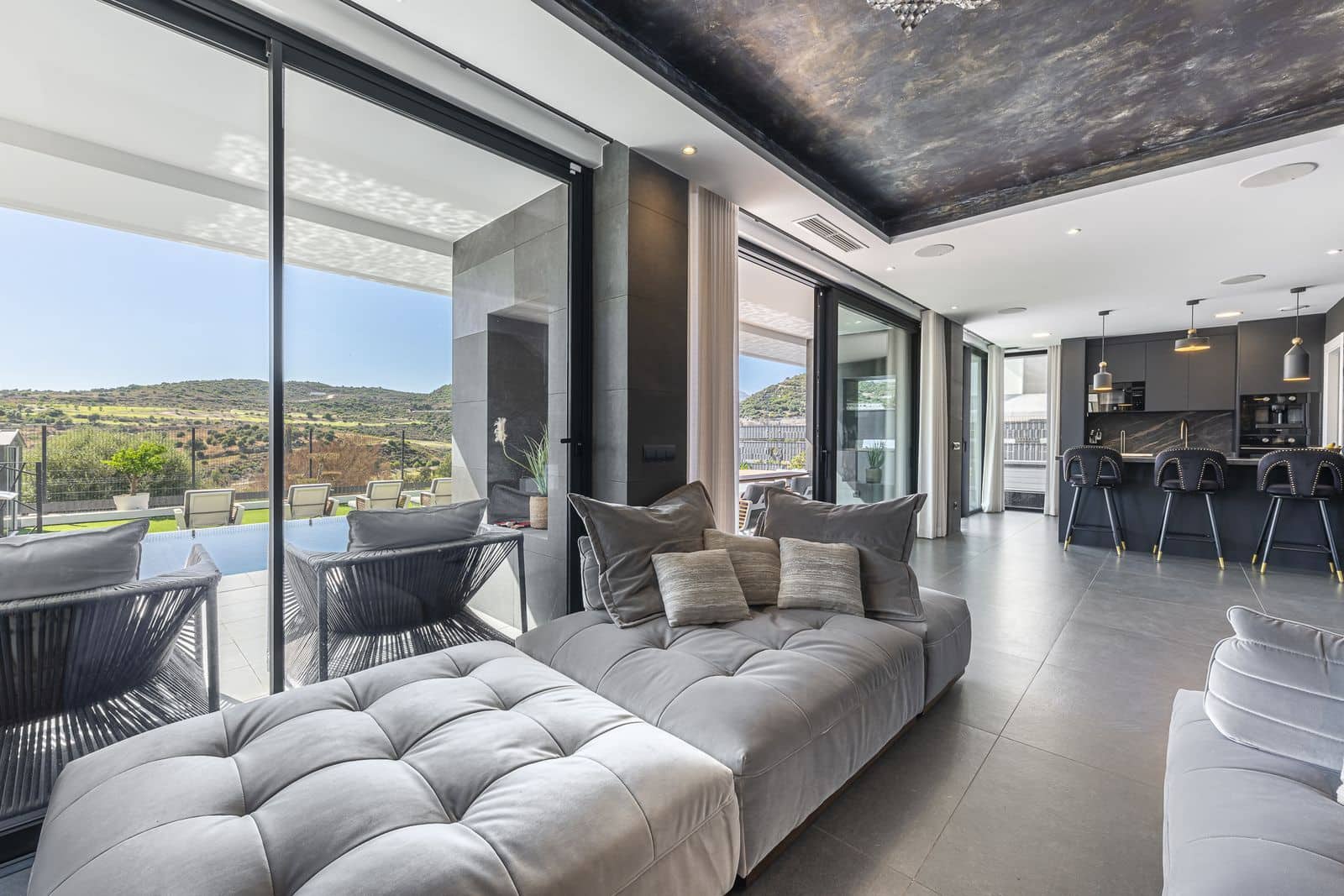 3 sovrum Villa till salu i Estepona - 1 370 000 € (Ref: 10097761)