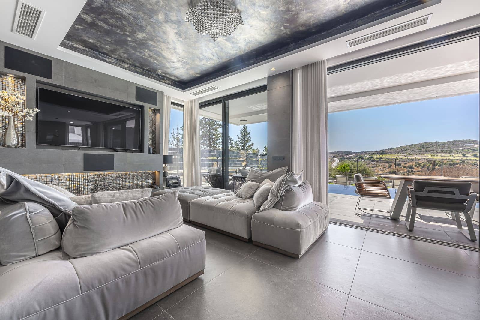 3 sovrum Villa till salu i Estepona - 1 370 000 € (Ref: 10097761)
