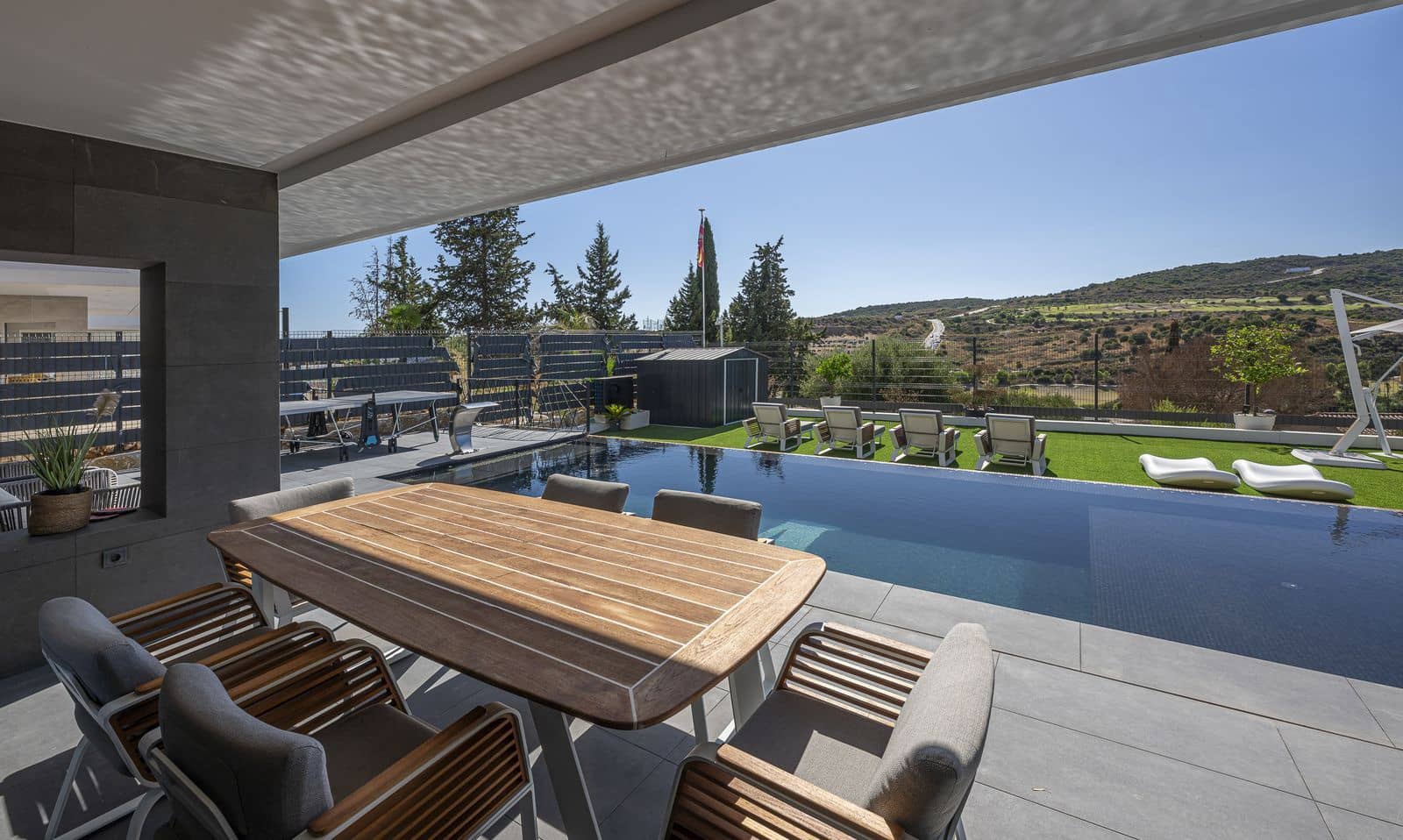 3 sovrum Villa till salu i Estepona - 1 370 000 € (Ref: 10097761)