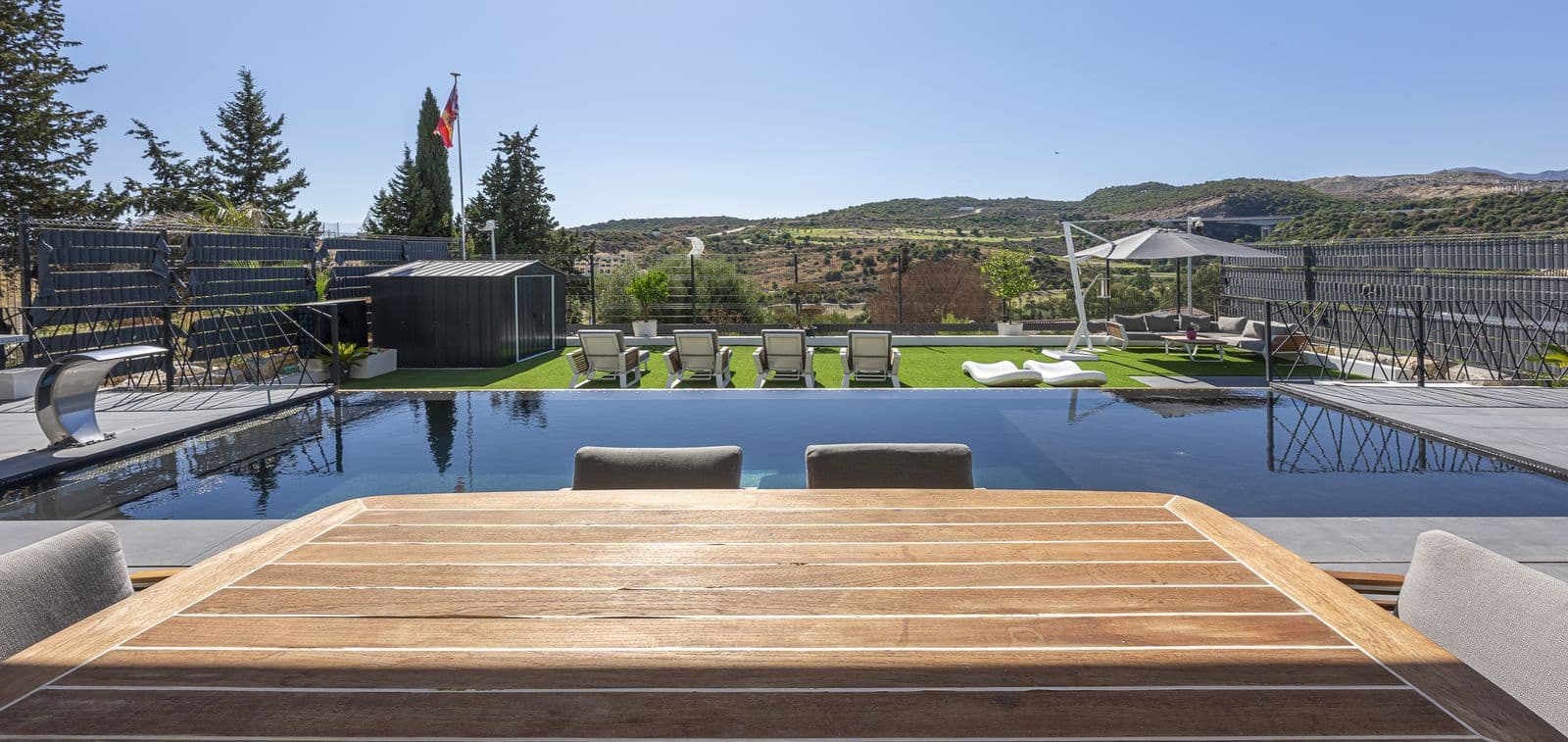 3 sovrum Villa till salu i Estepona - 1 370 000 € (Ref: 10097761)