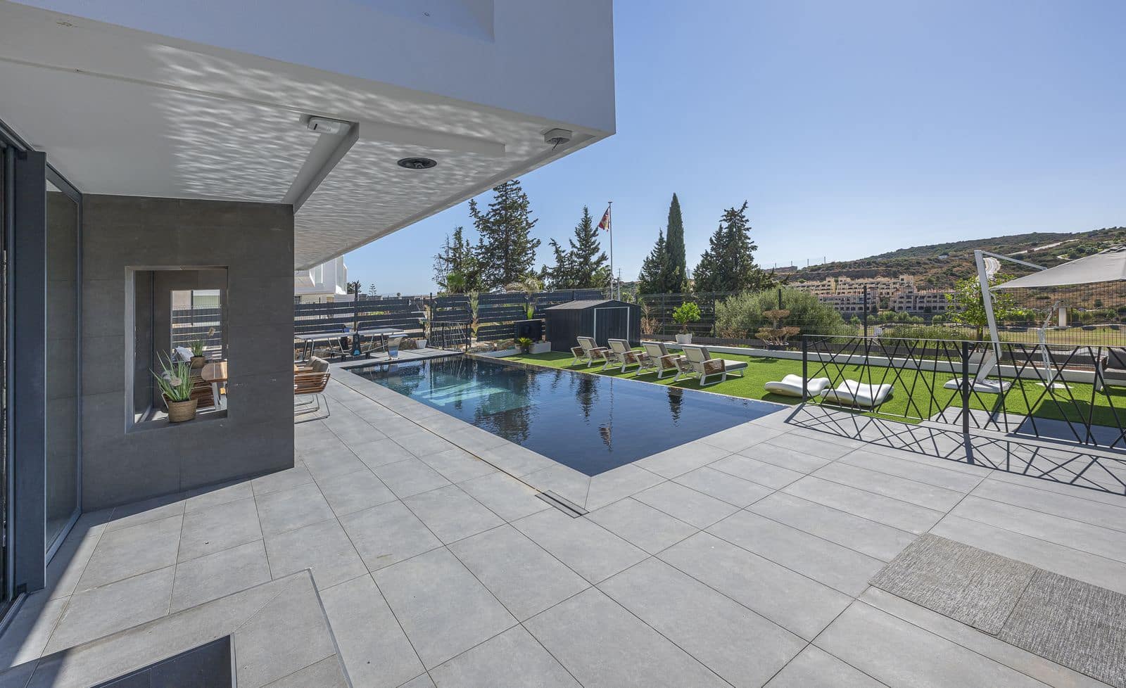 3 sovrum Villa till salu i Estepona - 1 370 000 € (Ref: 10097761)