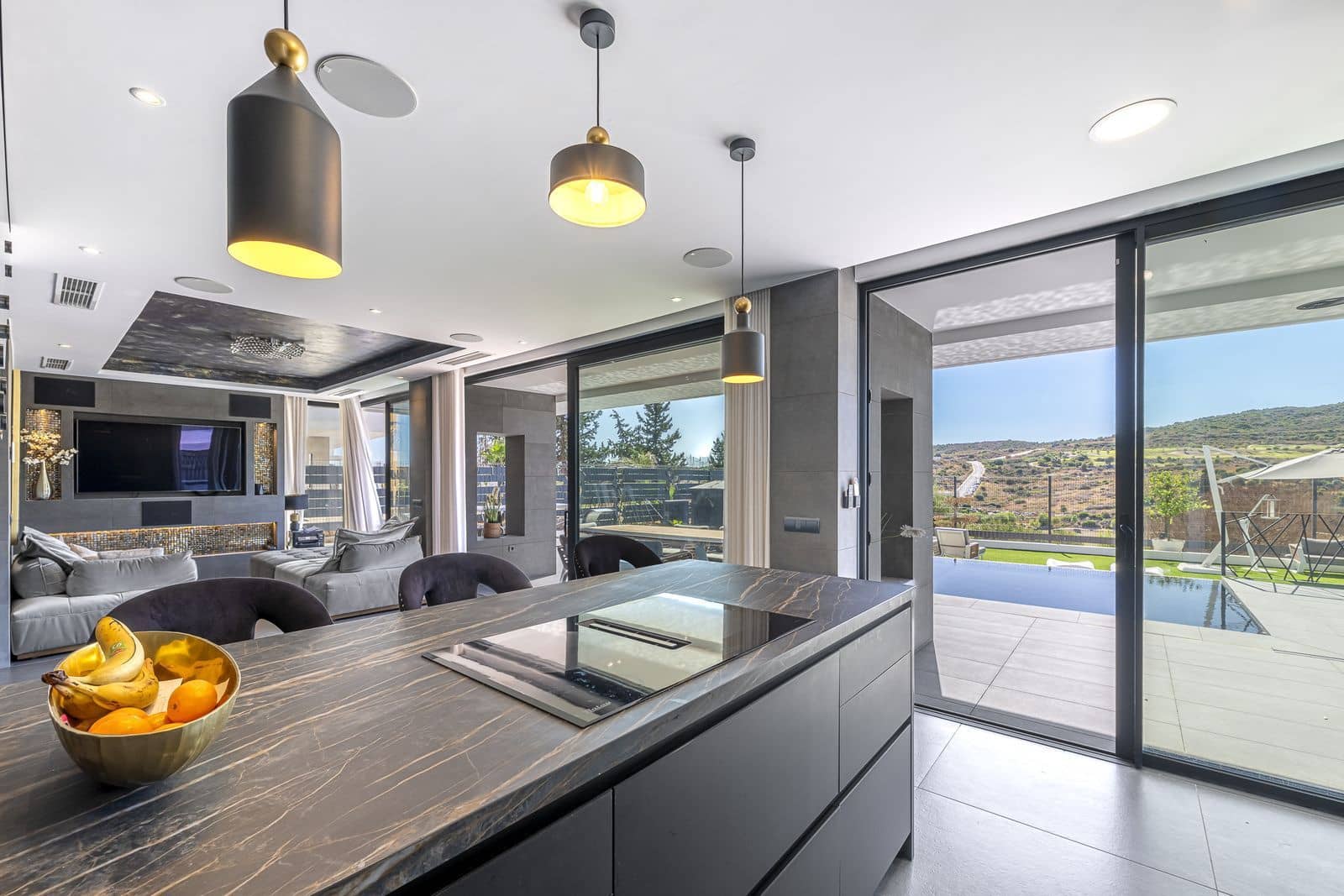 3 sovrum Villa till salu i Estepona - 1 370 000 € (Ref: 10097761)