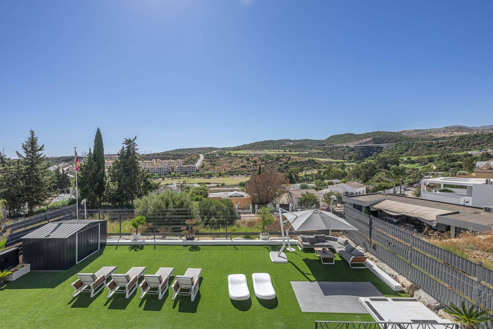 3 sovrum Villa till salu i Estepona - 1 370 000 € (Ref: 10097761)