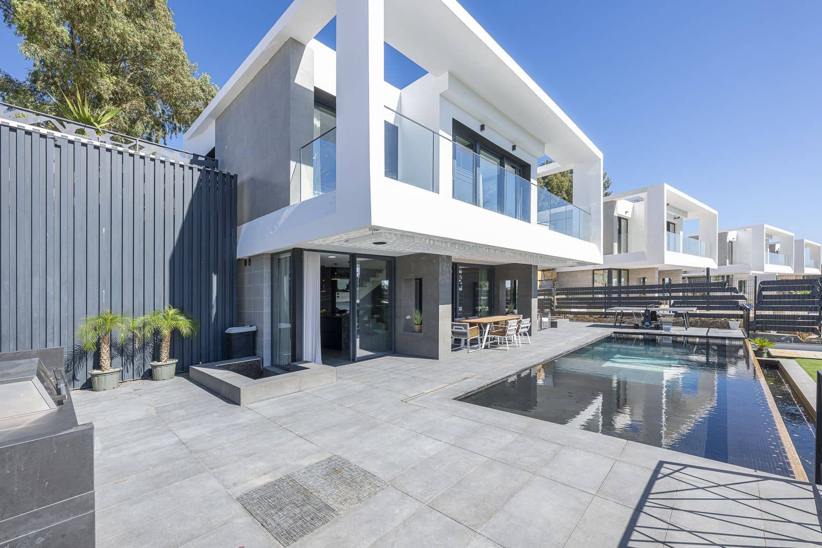 3 sovrum Villa till salu i Estepona - 1 370 000 € (Ref: 10097761)