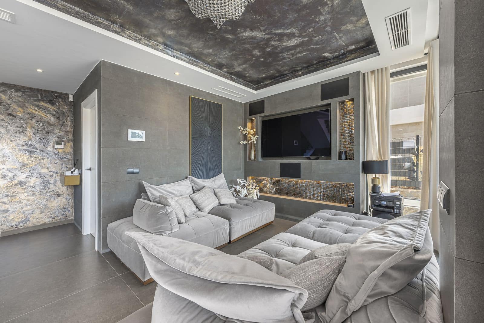 3 sovrum Villa till salu i Estepona - 1 370 000 € (Ref: 10097761)