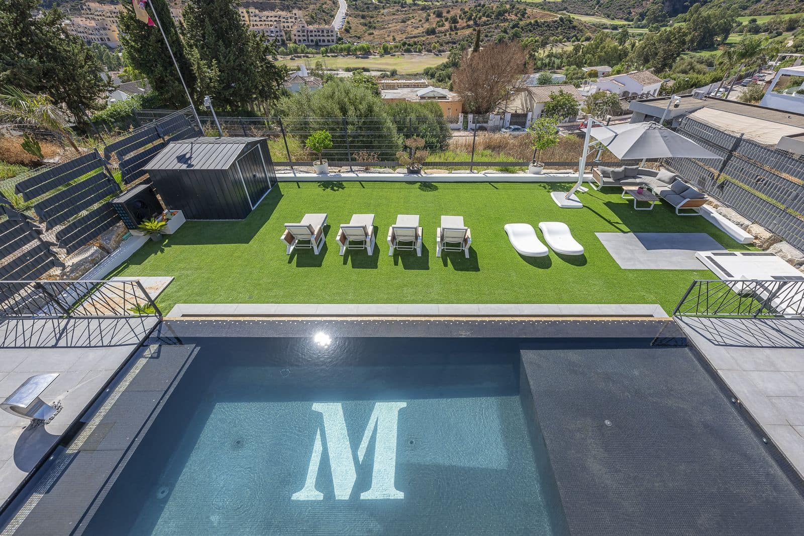 3 sovrum Villa till salu i Estepona - 1 370 000 € (Ref: 10097761)