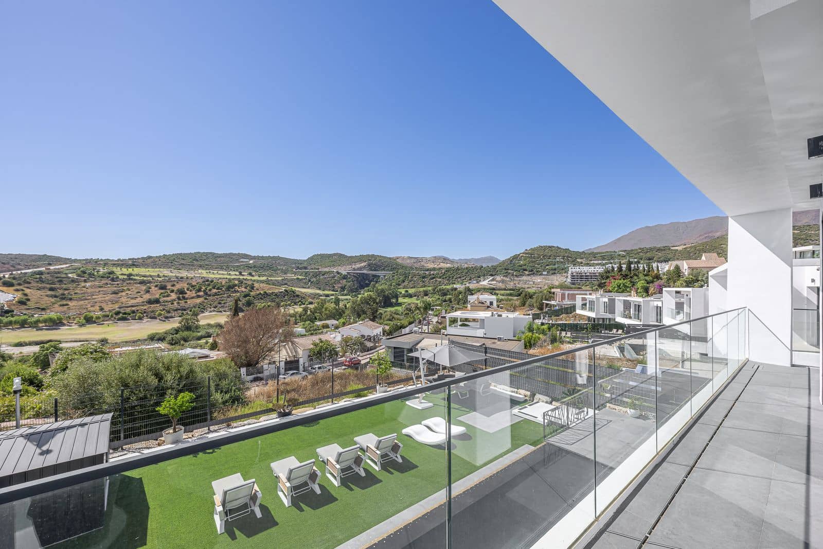 3 sovrum Villa till salu i Estepona - 1 370 000 € (Ref: 10097761)
