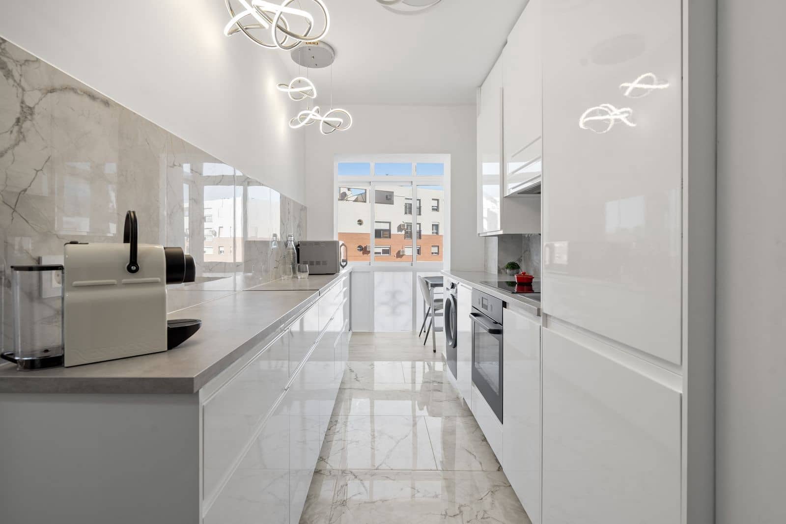2 slaapkamer Appartement te koop in Estepona - € 444.000 (Ref: 10097762)